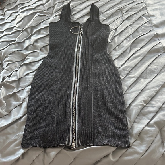 Capsule Dresses & Skirts - Sleek Black Zipper Mini Dress